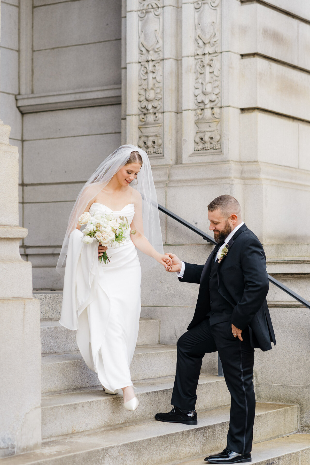 downtown-pittsburgh-elopement-portrait