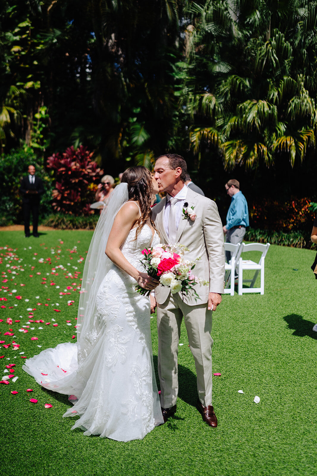 mcneile-photo-sunken-gardens-florida-elopement-chantilly-chic-celebrations-20