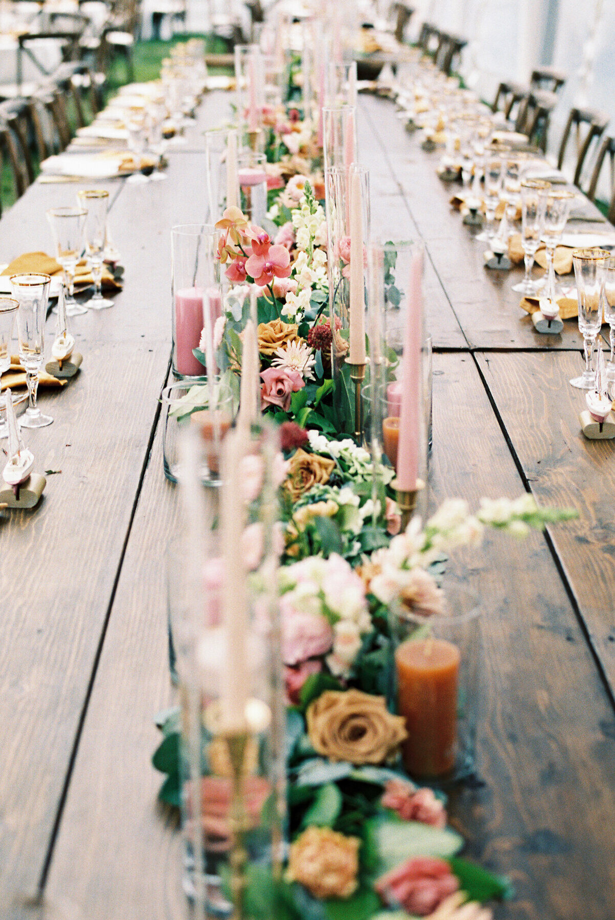 floral runner, farm table wedding reception, studio fleurette, wisconsin florist