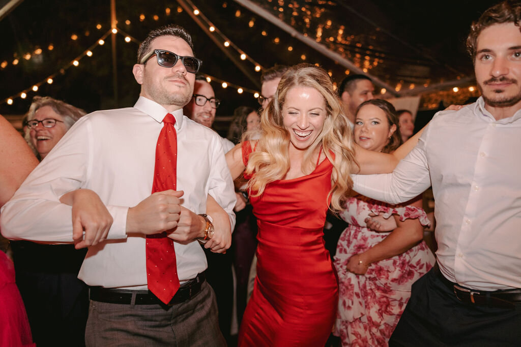 guest list management, wedding day, wedding day timeline, dancefloor