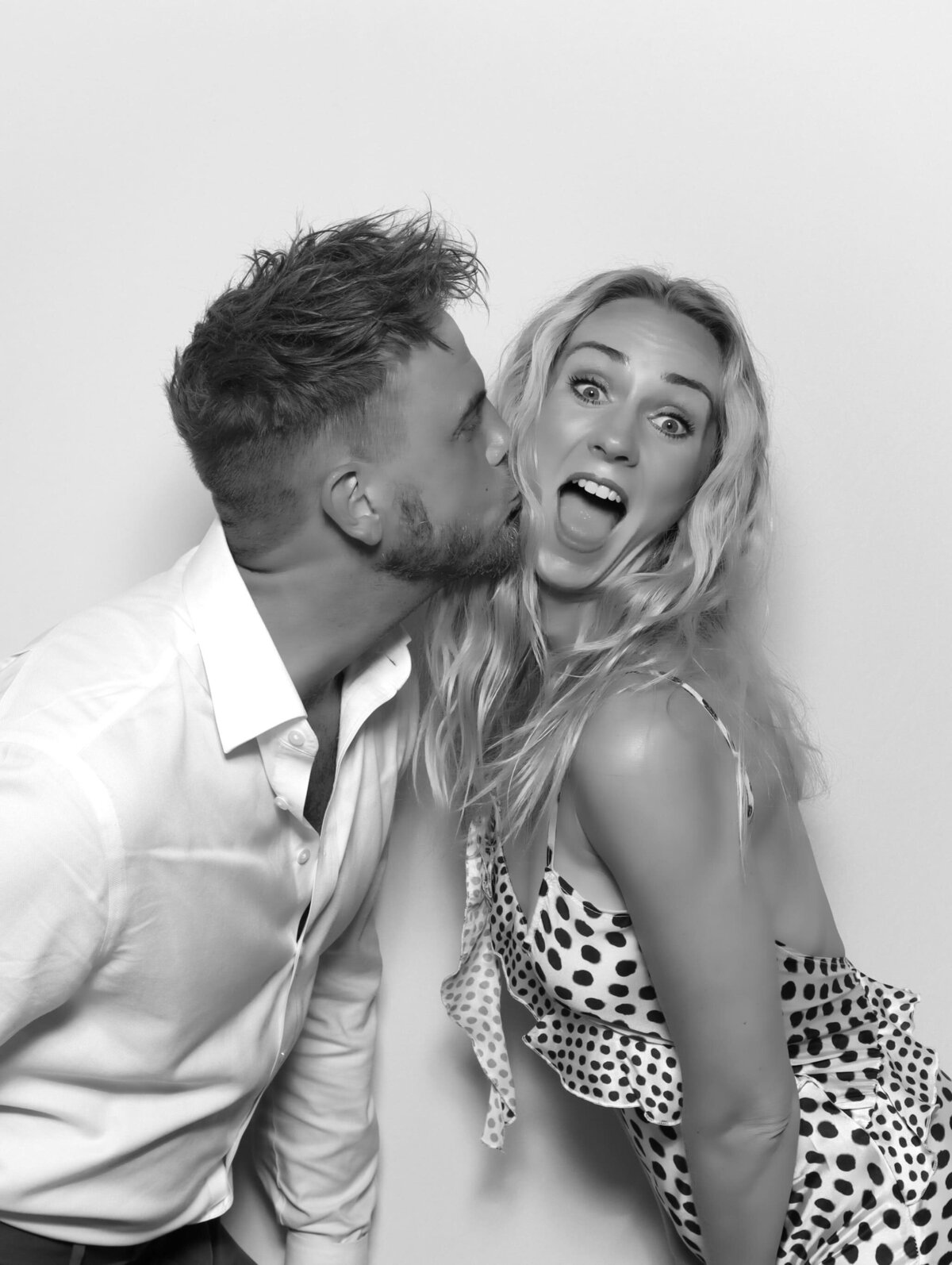 photobooth_london_essex_weddings_10