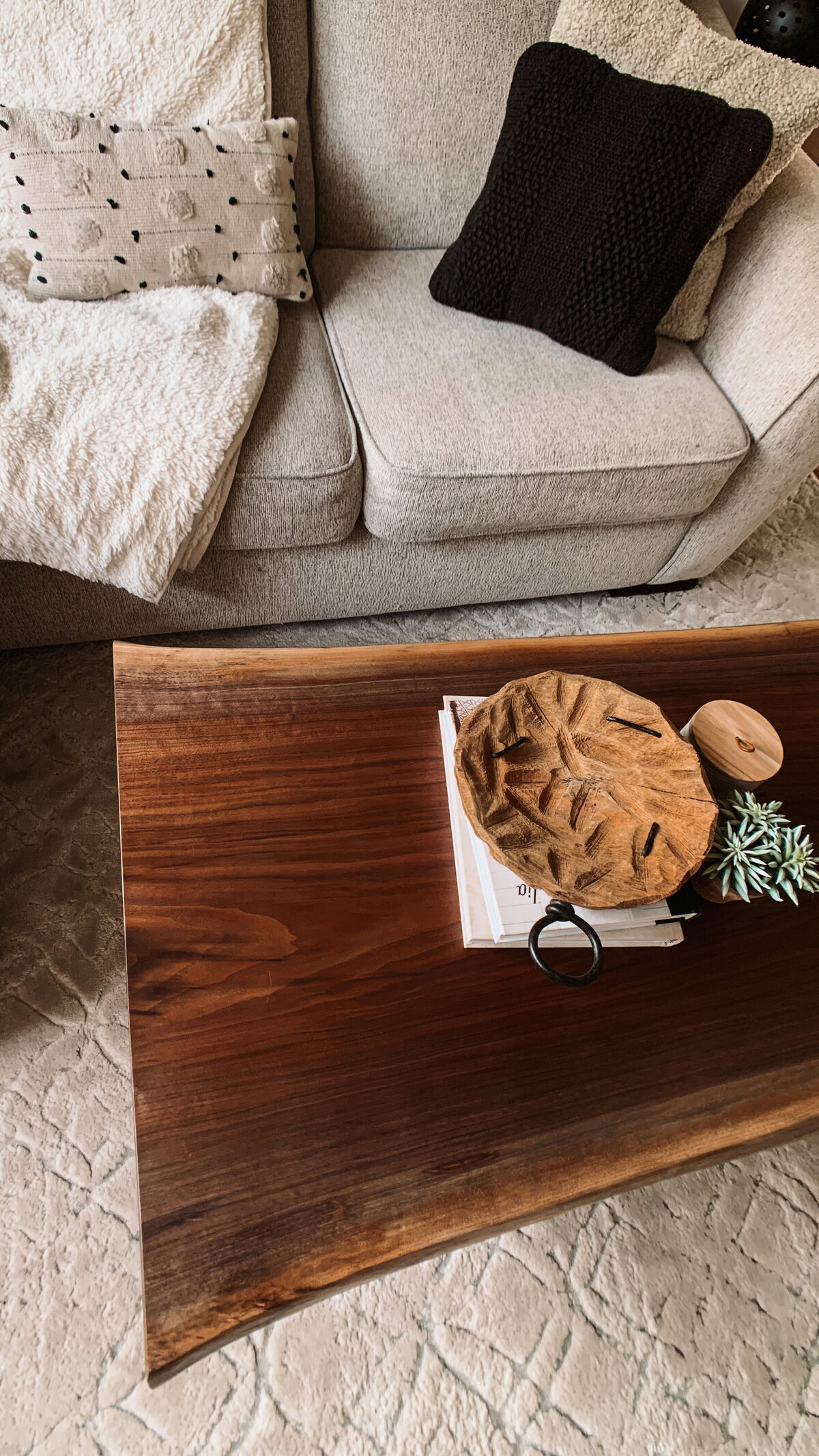 walnut-coffee-table_16-9-3