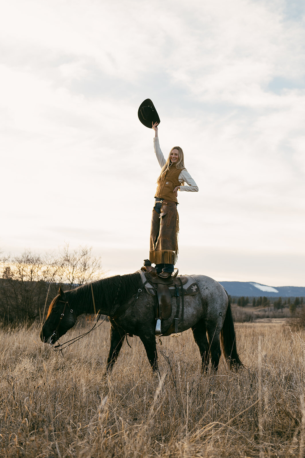 presley-gray-photo-montana-western-ranch-couples-photoshoot-2110