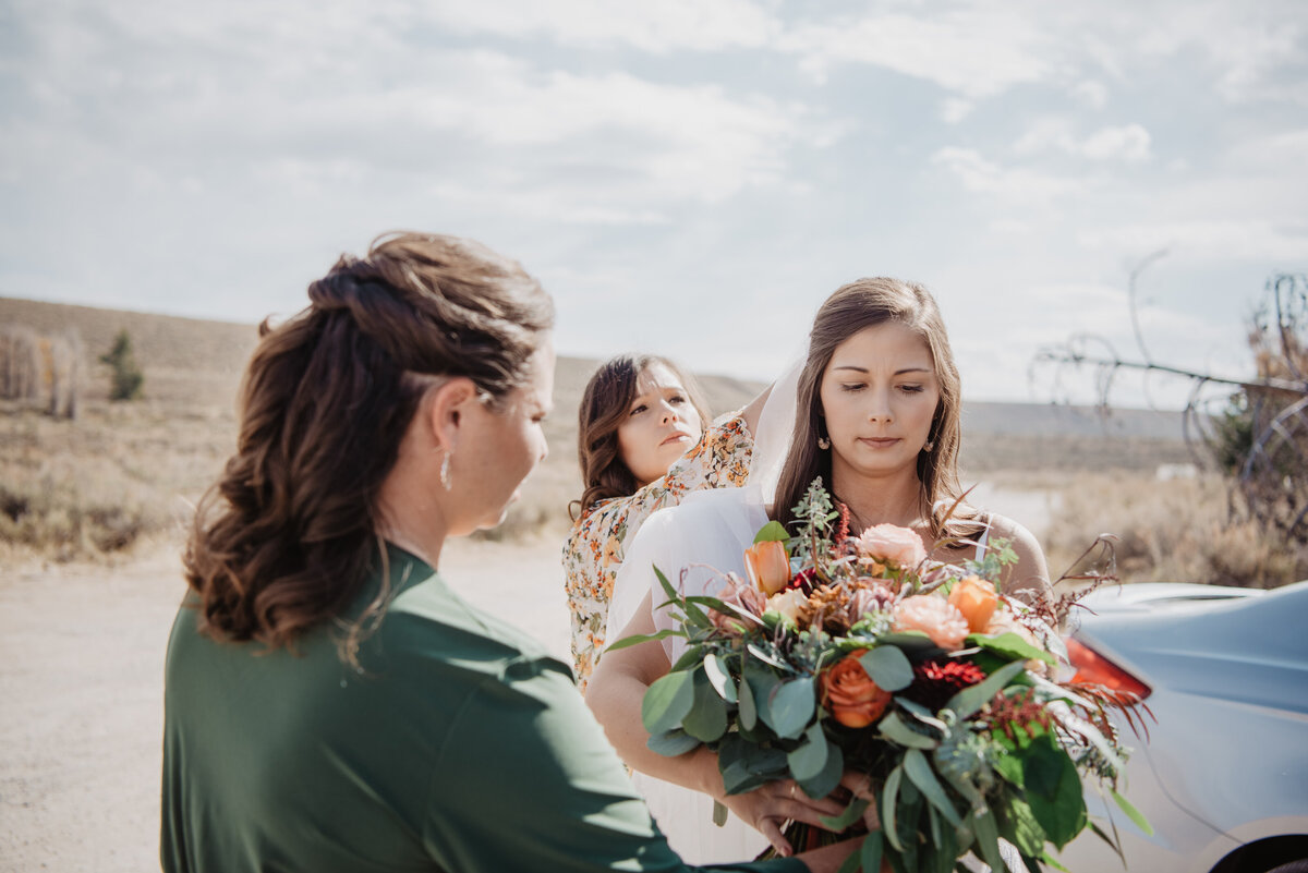 Photographers Jackson Hole capture bride holding bouquet