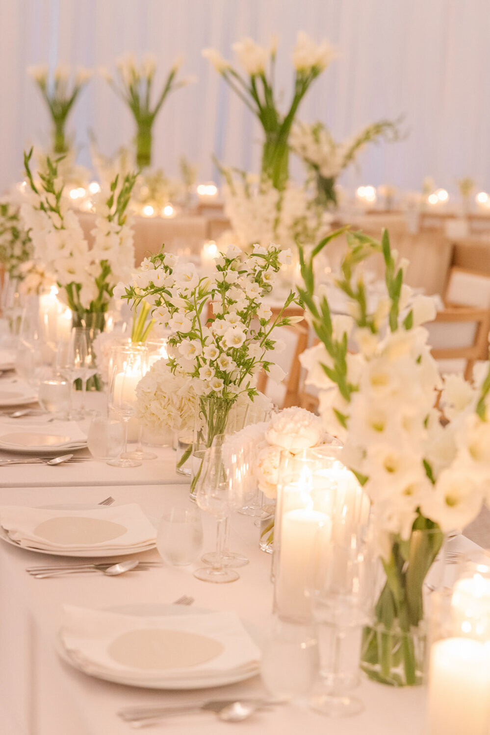 romantic-wedding-flower-centerpiece-four-seasons