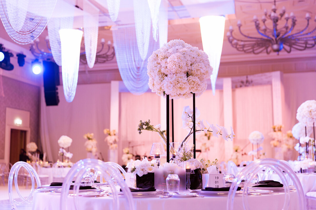 rock-your-event-wedding-styling-planner-designer-dubai-UAE-elegant-mirrors