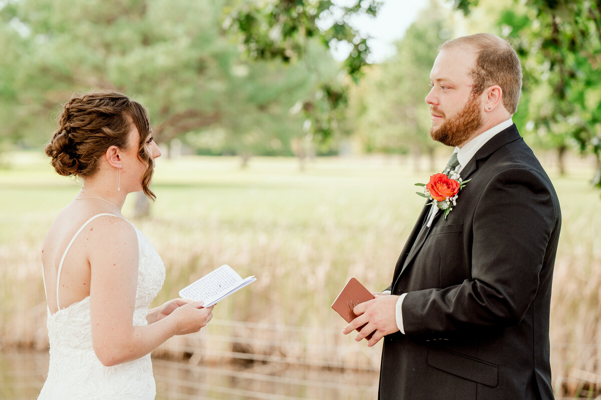 8148-Wedding at The Grands at Mulligans in Sartell Minnesota- Wedding Photographer Nicole Hollenkamp