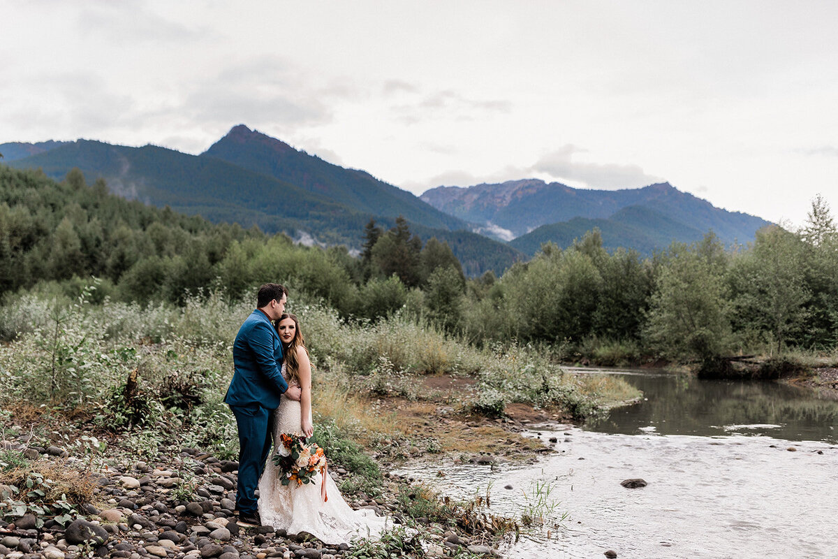 Rainy-Mount-Rainier-National-Park-Intimate-Wedding-57
