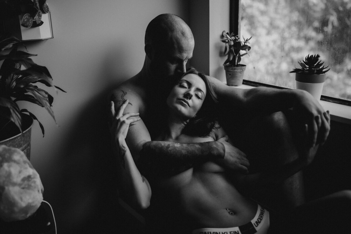 in-home-steamy-couples-boudoir-photographer-inclusive-lowres-5