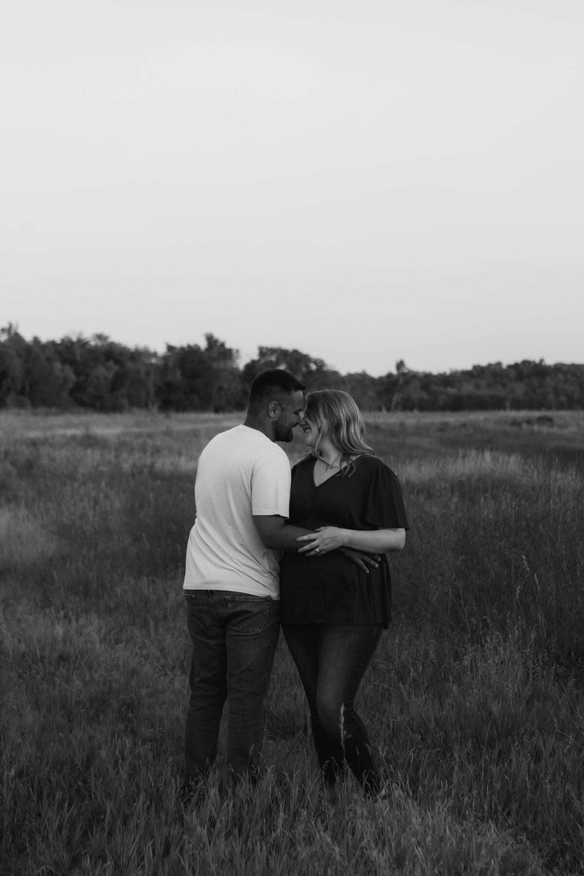 midwest-maternity-wildflower-session-18