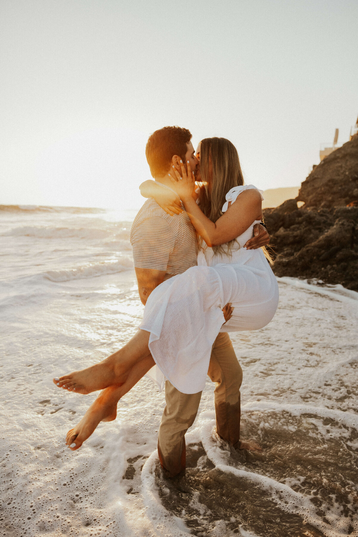 beach-engagement-inspiration-couple