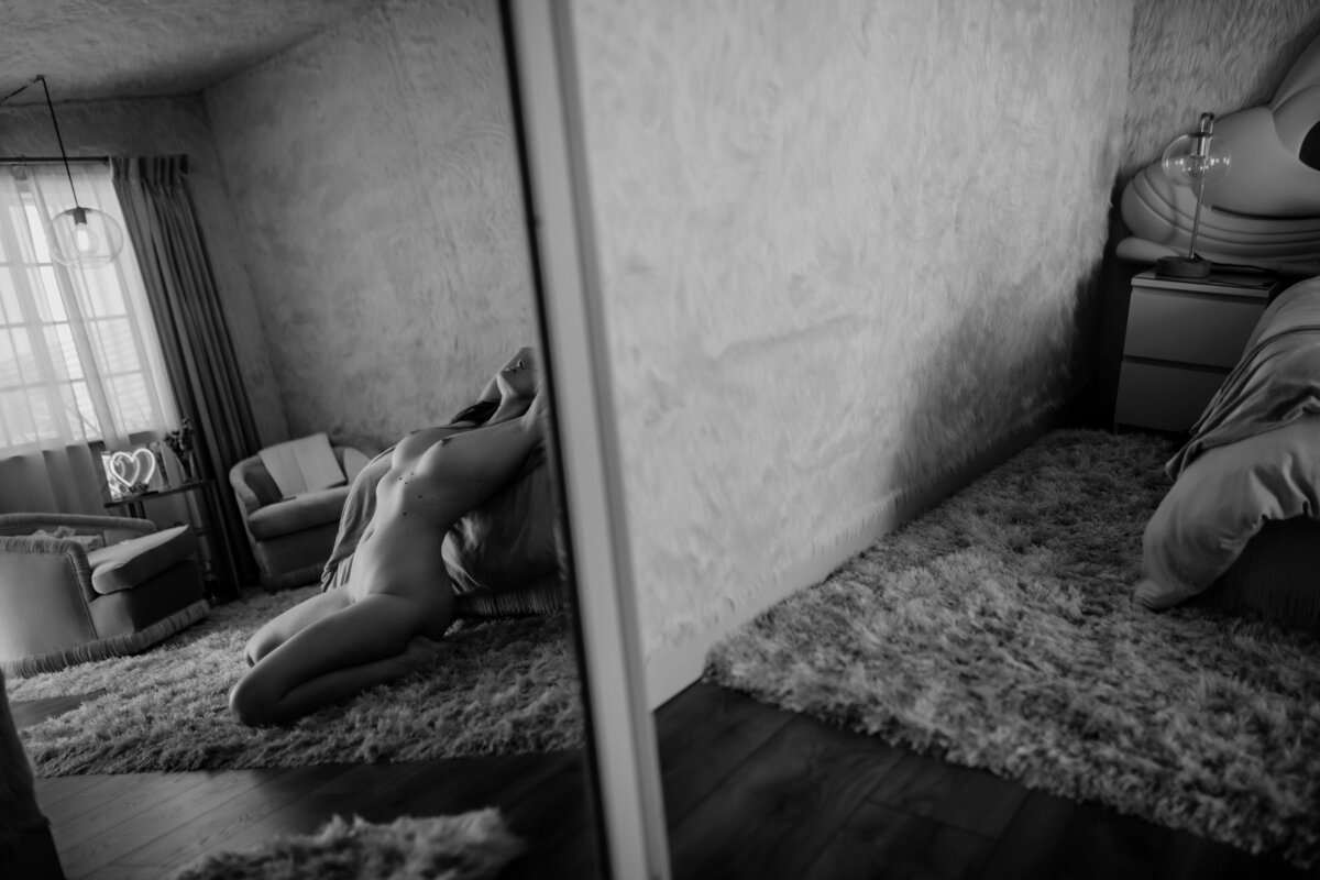 dane_pinkroom_64bw