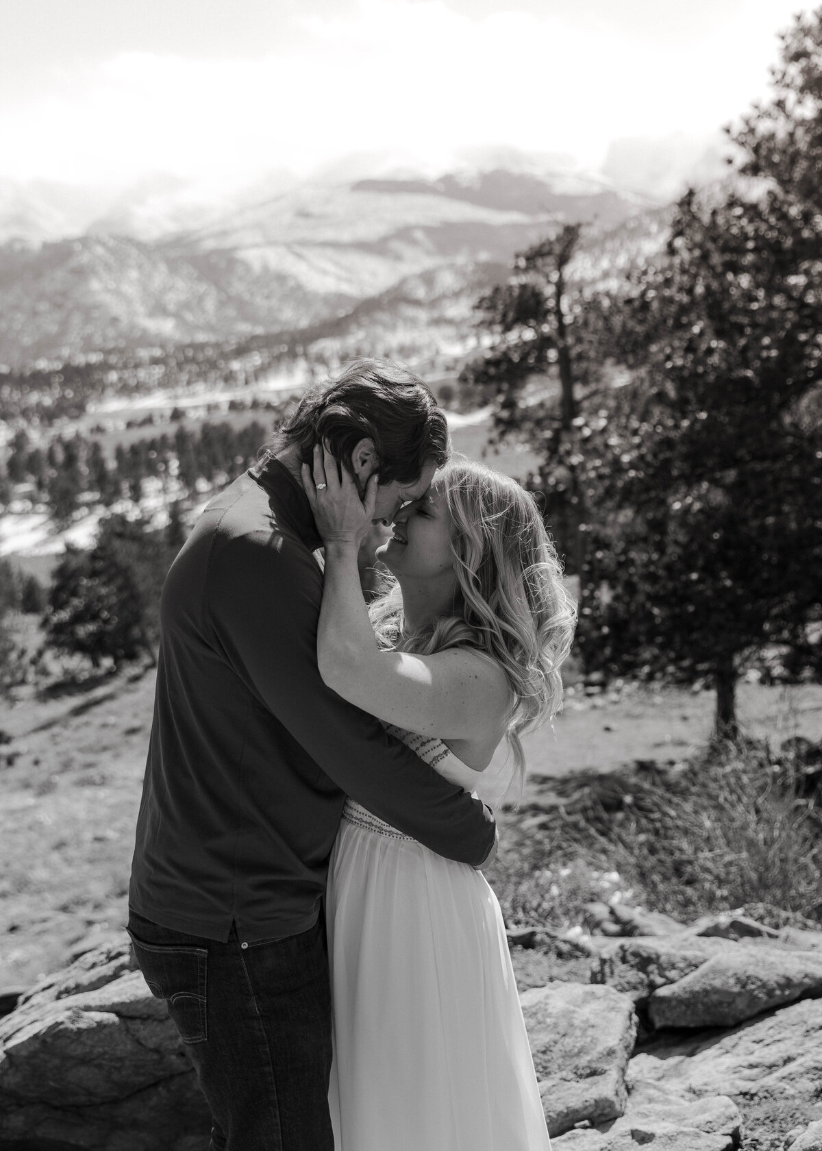 ashlynnshelbyphotograhpy_ 3m curve _ Rocky Mountain National Park Engagement Shoo-15