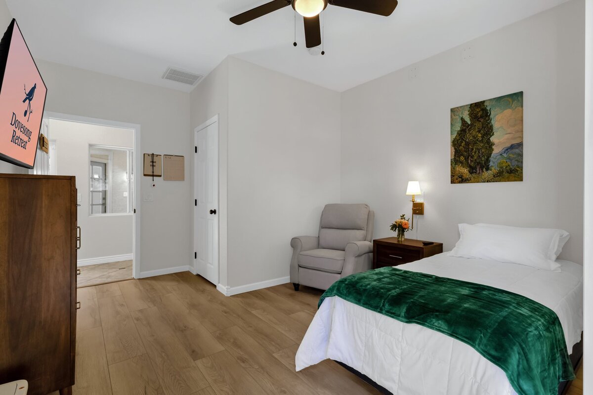 43-web-or-mls-17814-n-56th-st