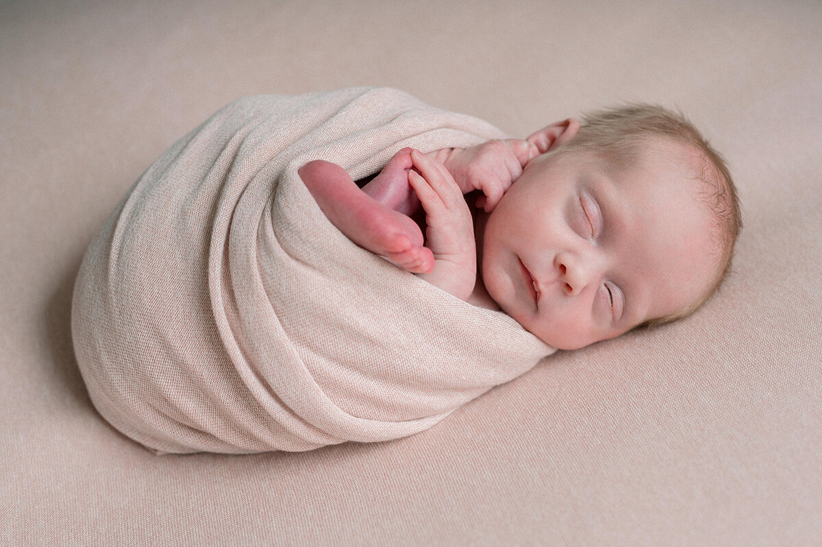 carmen_may_photography_pittsburgh_newborn_photos-25