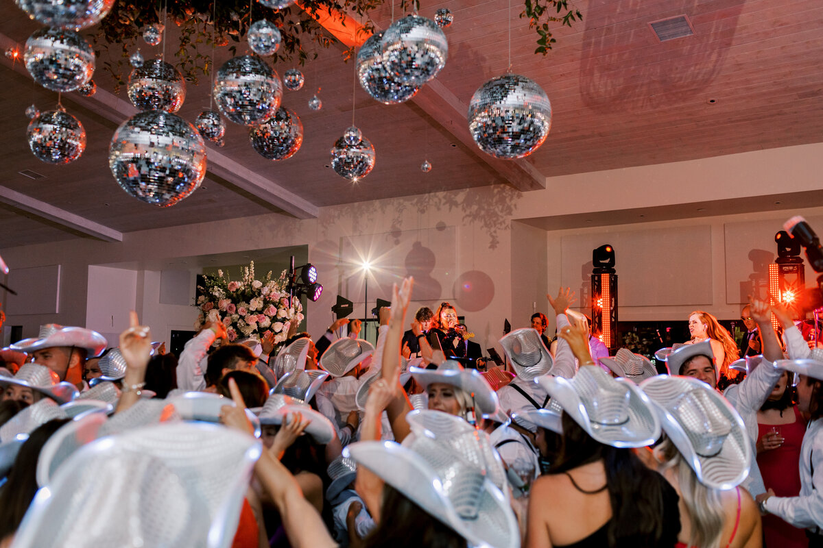 Hannah-and-Kyle-Wedding-Preview-Emily-Nicole-Photo-207