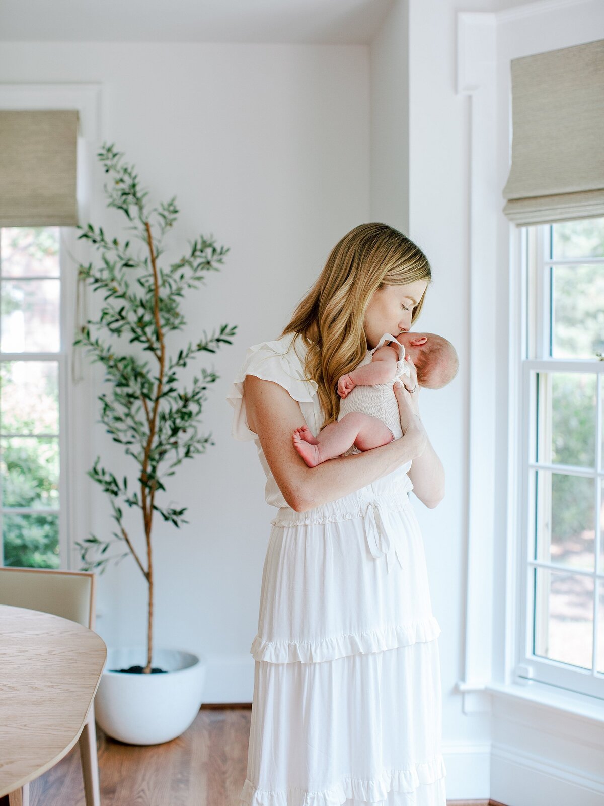 modern-indoor-newborn-richmond-va-photos-amy-nicole-photography-0031