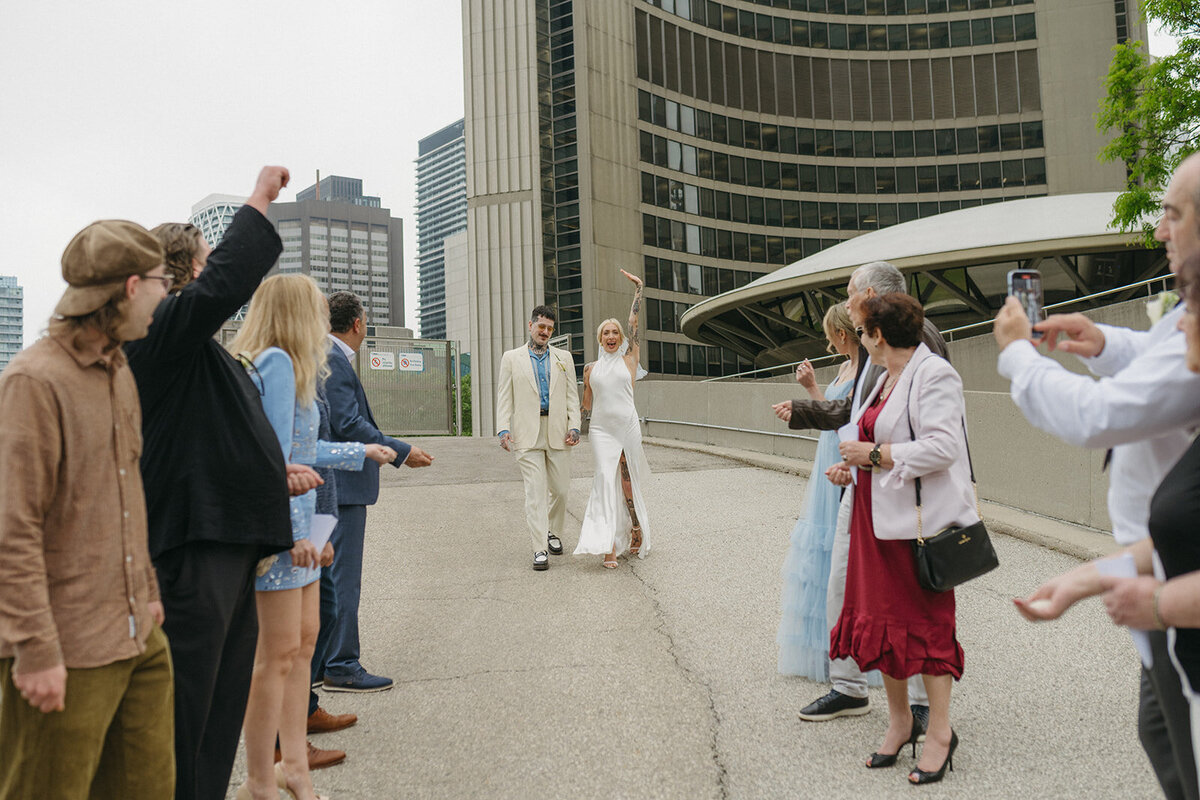 toronto-city-elopement-city-hall-edgy-nontradional-thedrake-rainy-day-cool-alternative-027