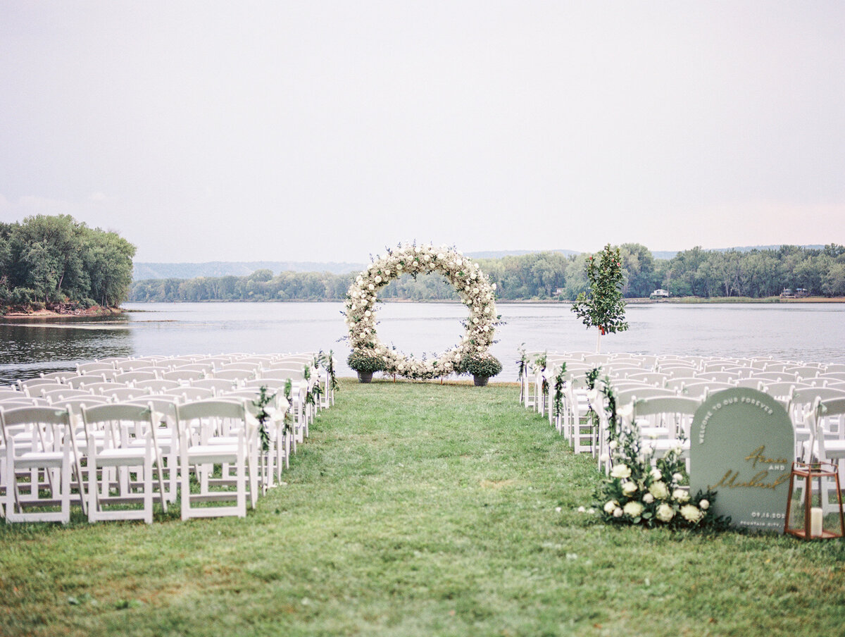 Lauren-Baker-Photography-Wisconsin-Wedding-58