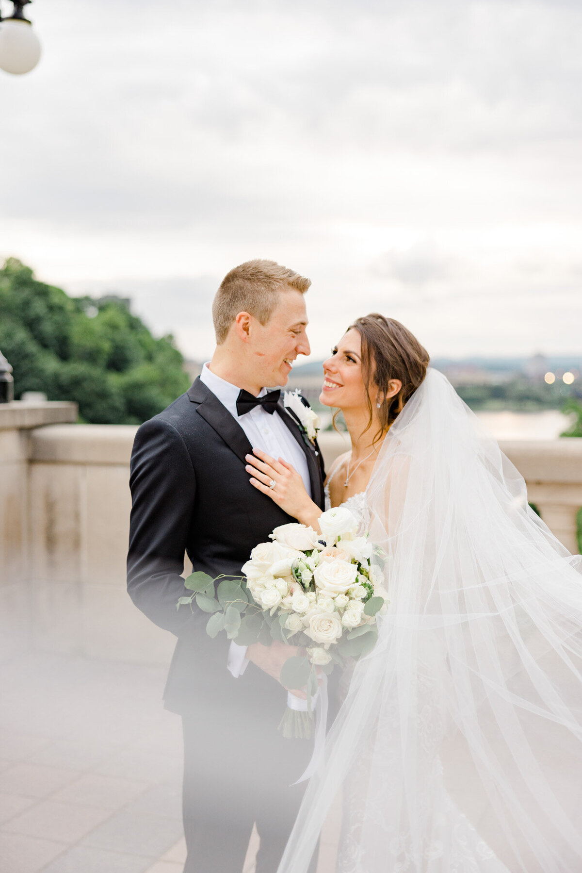 hannah-braden-ottawa-wedding-shaw-centre-2023-304