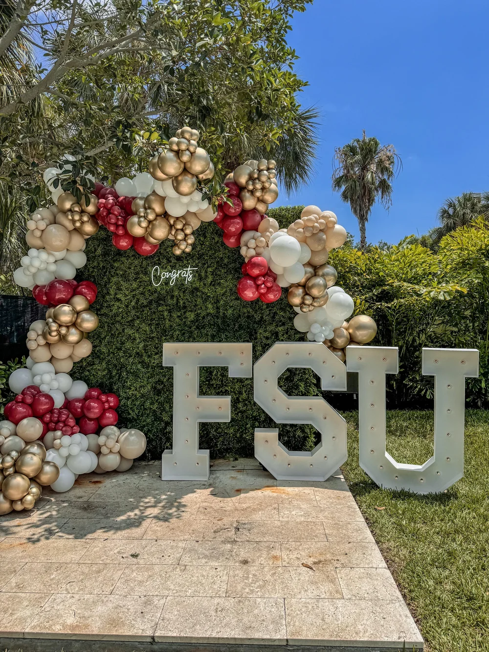 FSU graduation balloons and backdrop