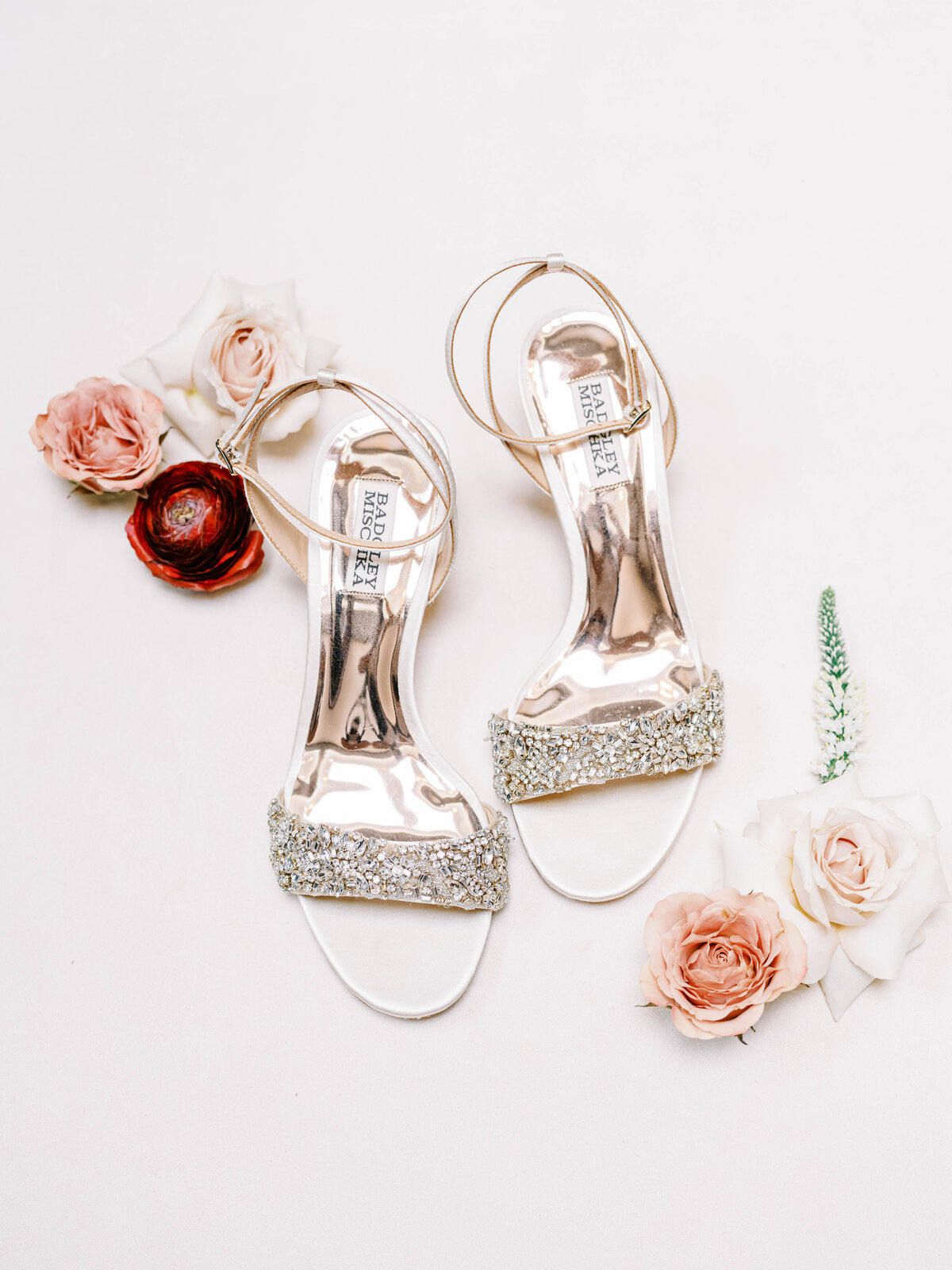 Phoenixville-Foundry-Romantic-Fall-Wedding-Photographer-Bridal-Details_5