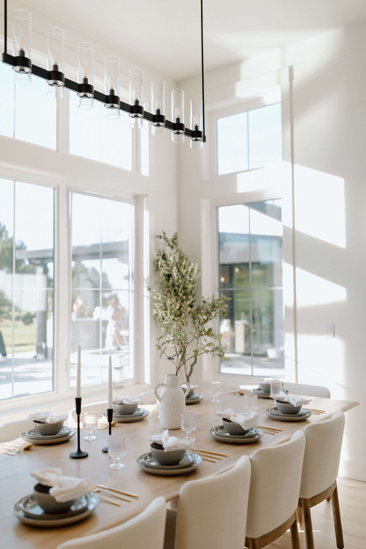 diningroom-thevista-residential-pnc