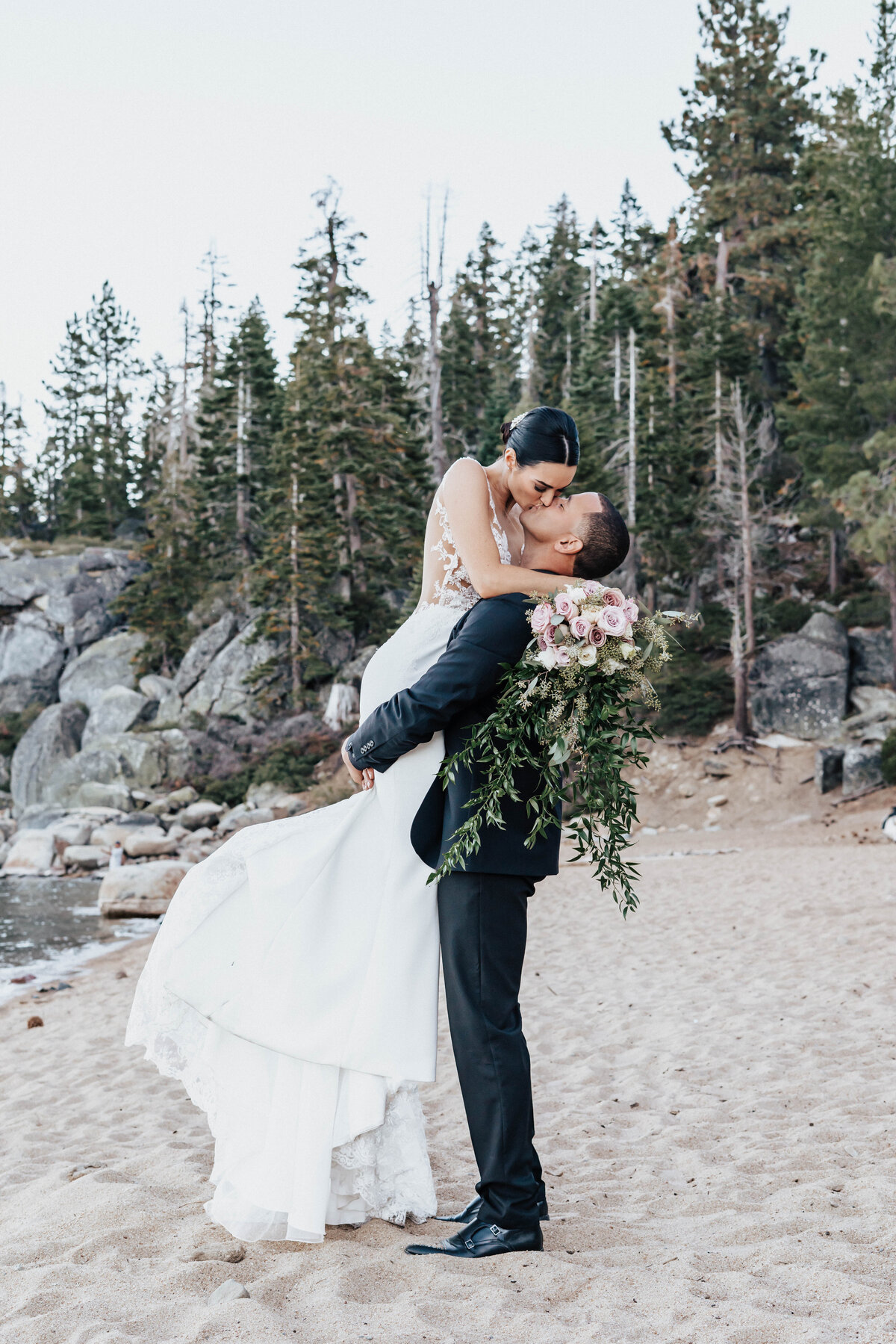 Heather-Aleen-photography-Reno-2022-Lake-Tahoe-Bridals-18