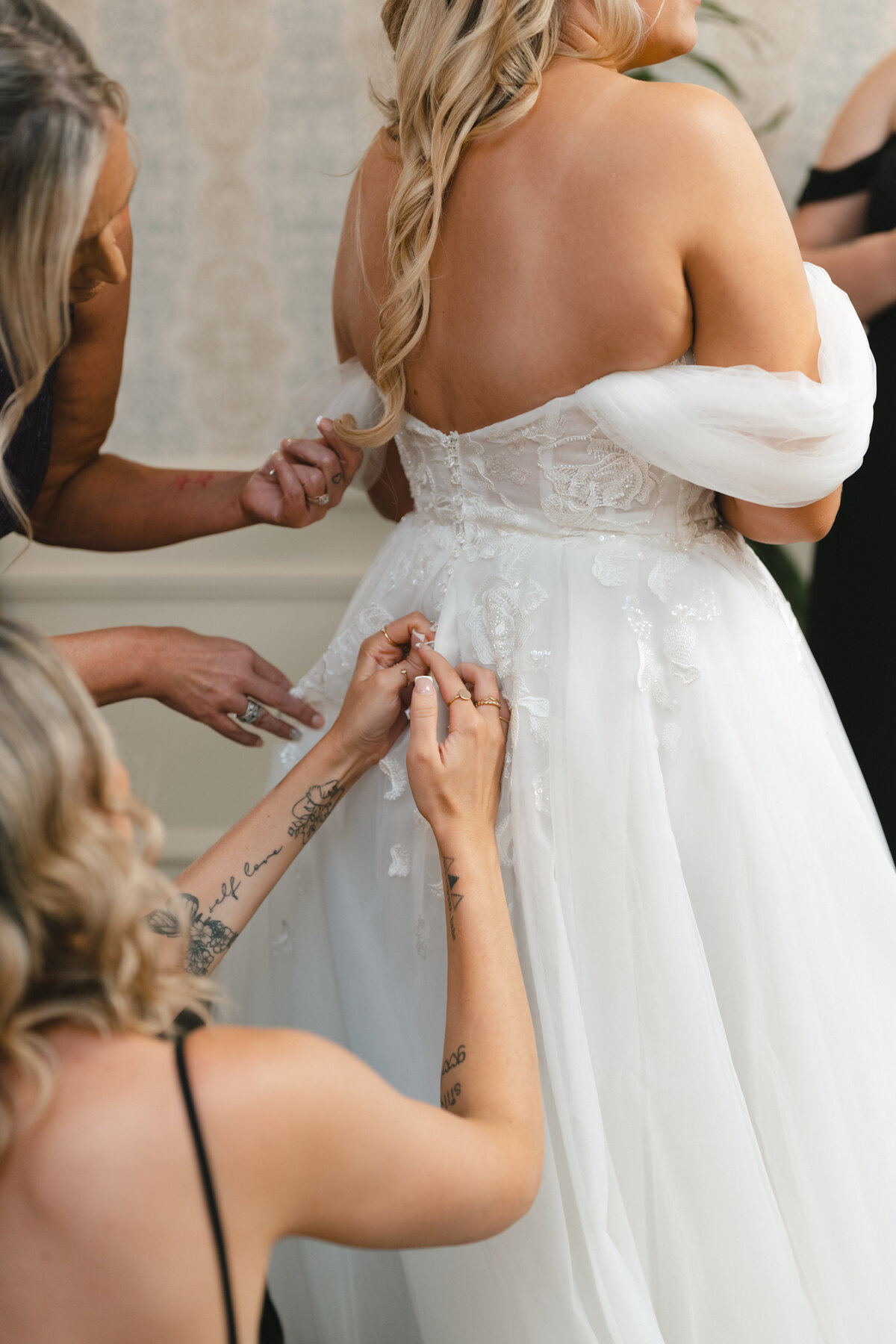 Kylie+TommyOldeMillInnWedding-35