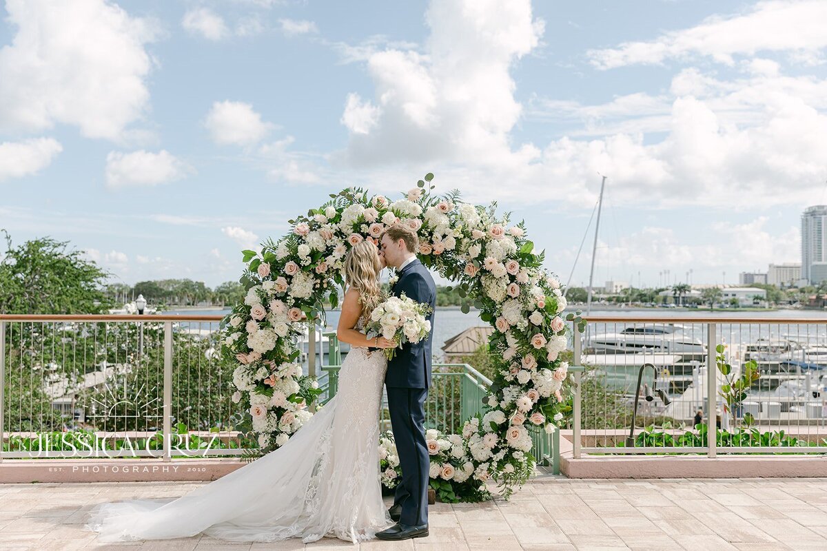 jessica-cruz-photo-vinoy-florida-wedding-chantilly-chic-celebrations-10