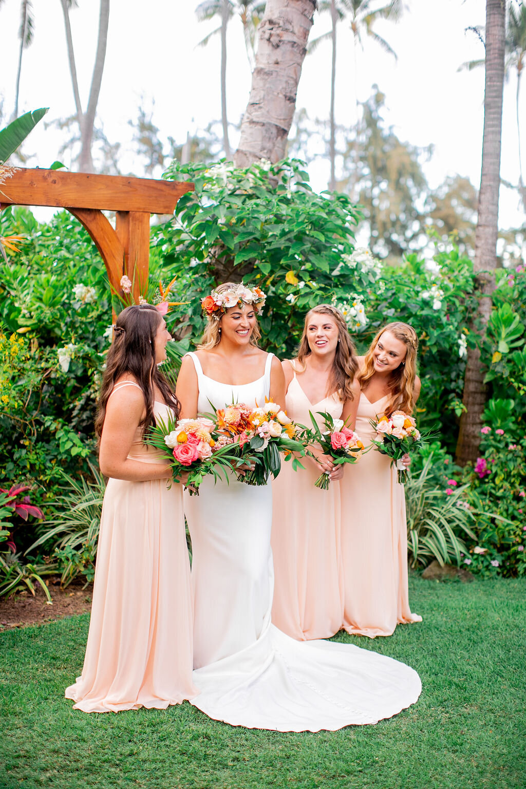 hawaii-destination-wedding-bride-sarah-block-photography