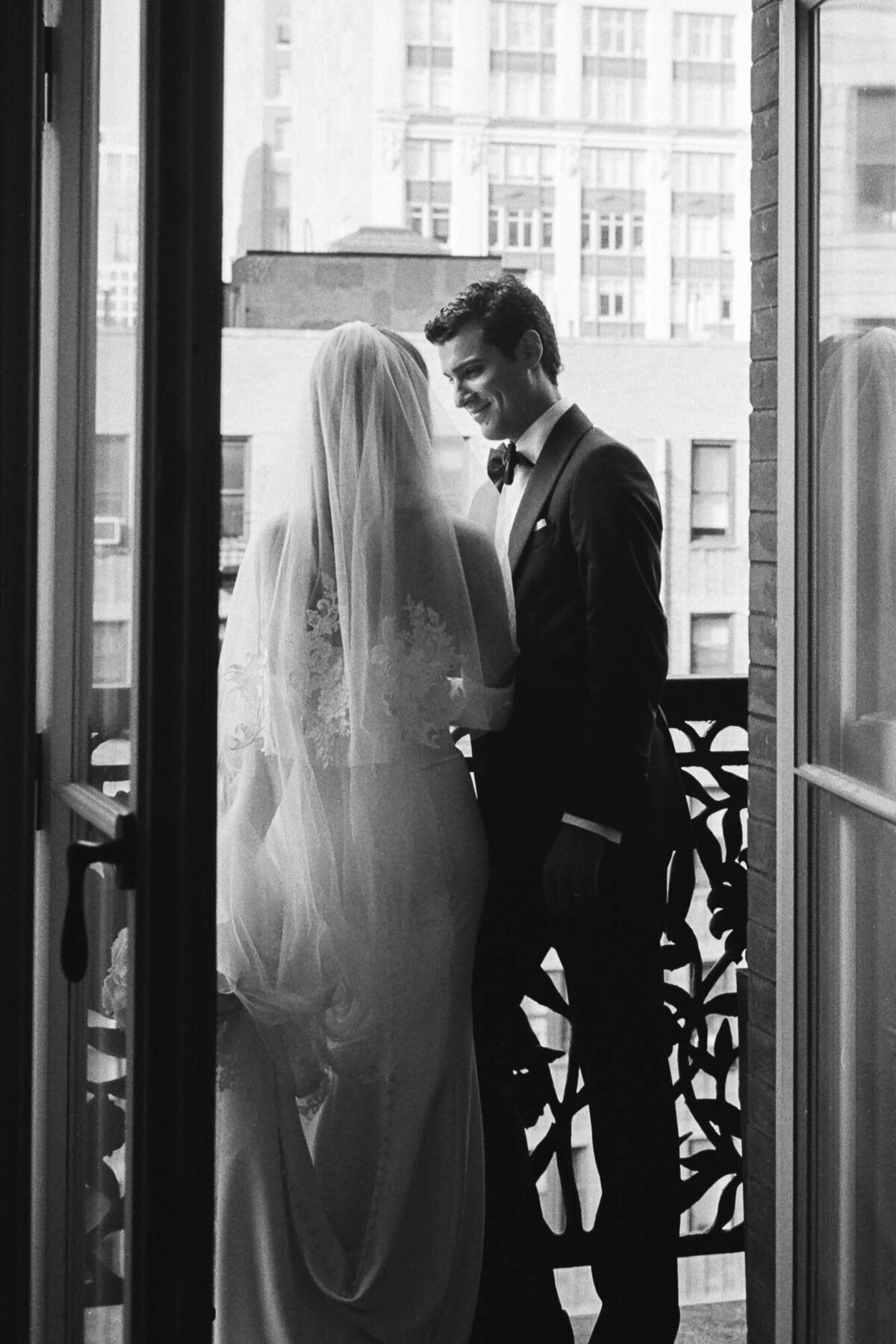 hotel-chelsea-nyc-wedding-on-film-27