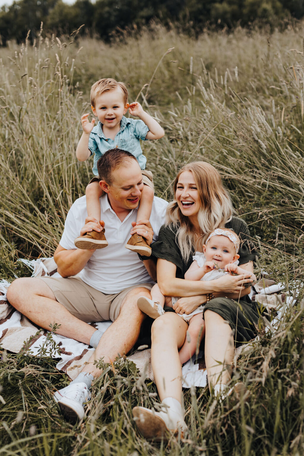 Picnic Ottawa Family Photos - Maiora Studios