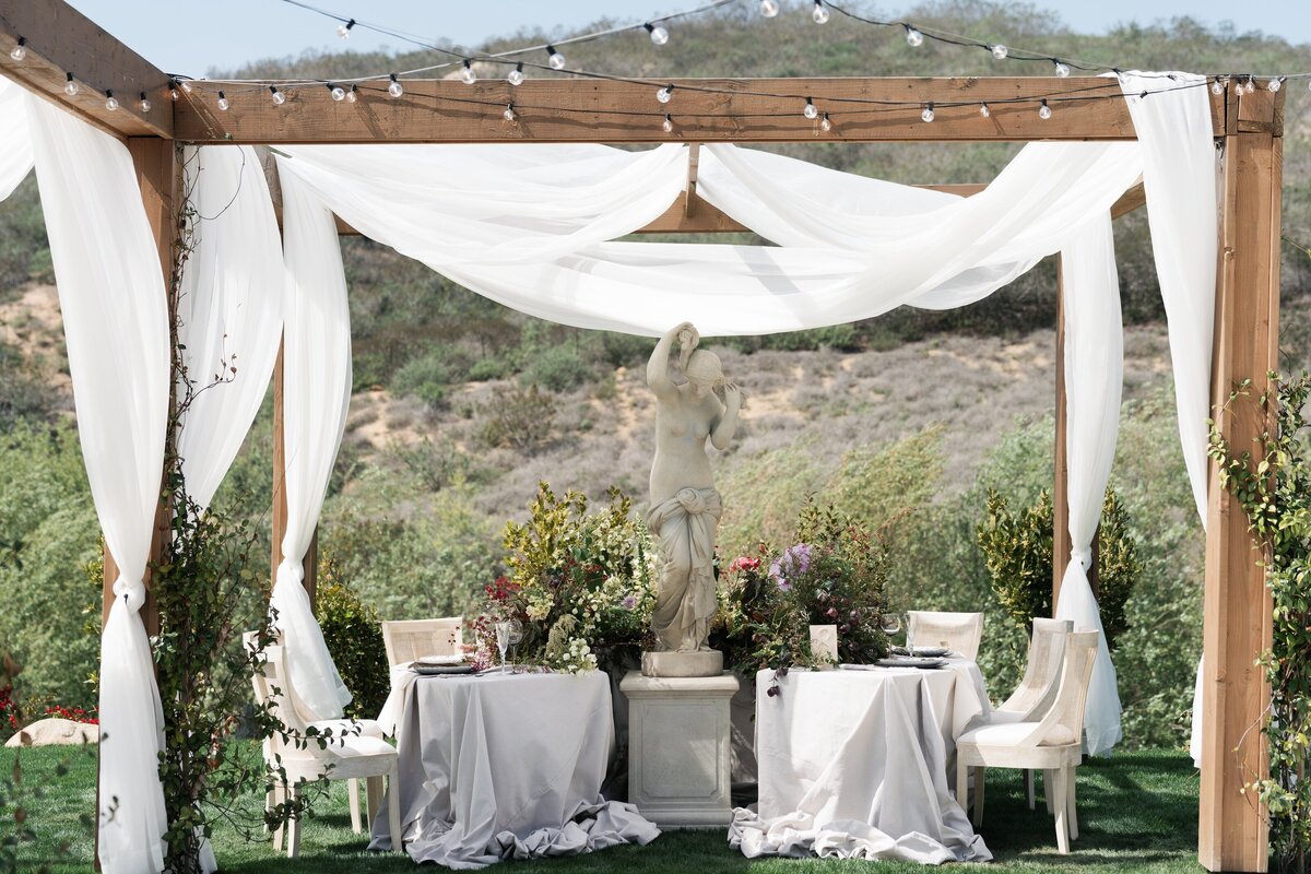 Jeune-Perche-Faye-Fern-Creative-MVFPortraits-Reception-Details-07-B