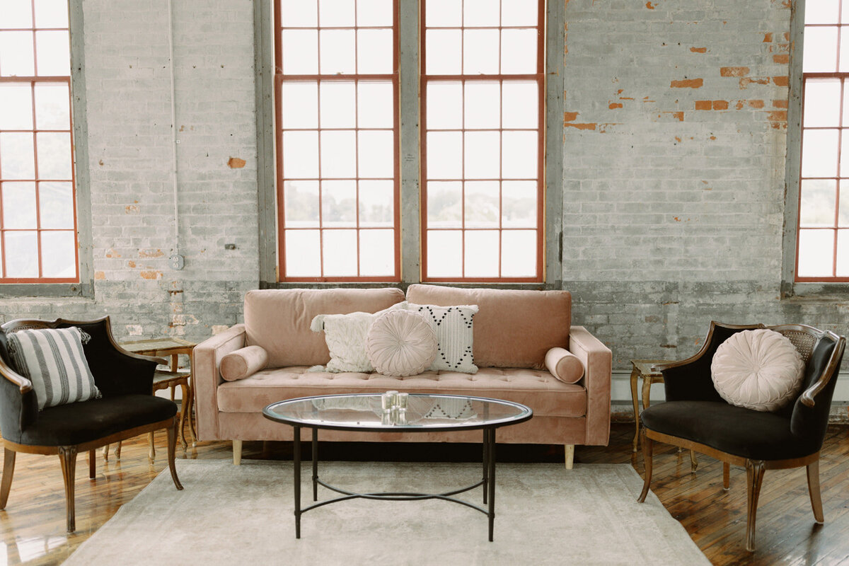 bluch-black-wedding-lounge