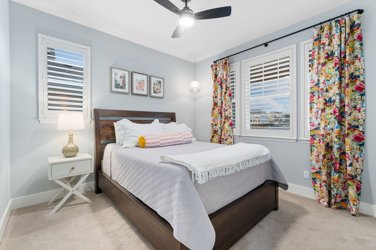 16-web-or-mls-4967 S Ukraine St 17