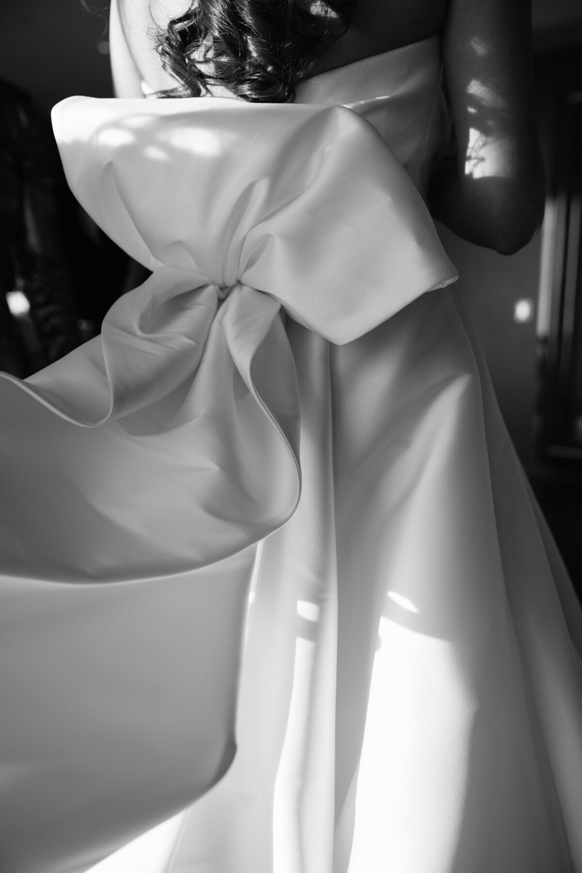 W Philadelphia Wedding-Kate Neal Photography-Dress