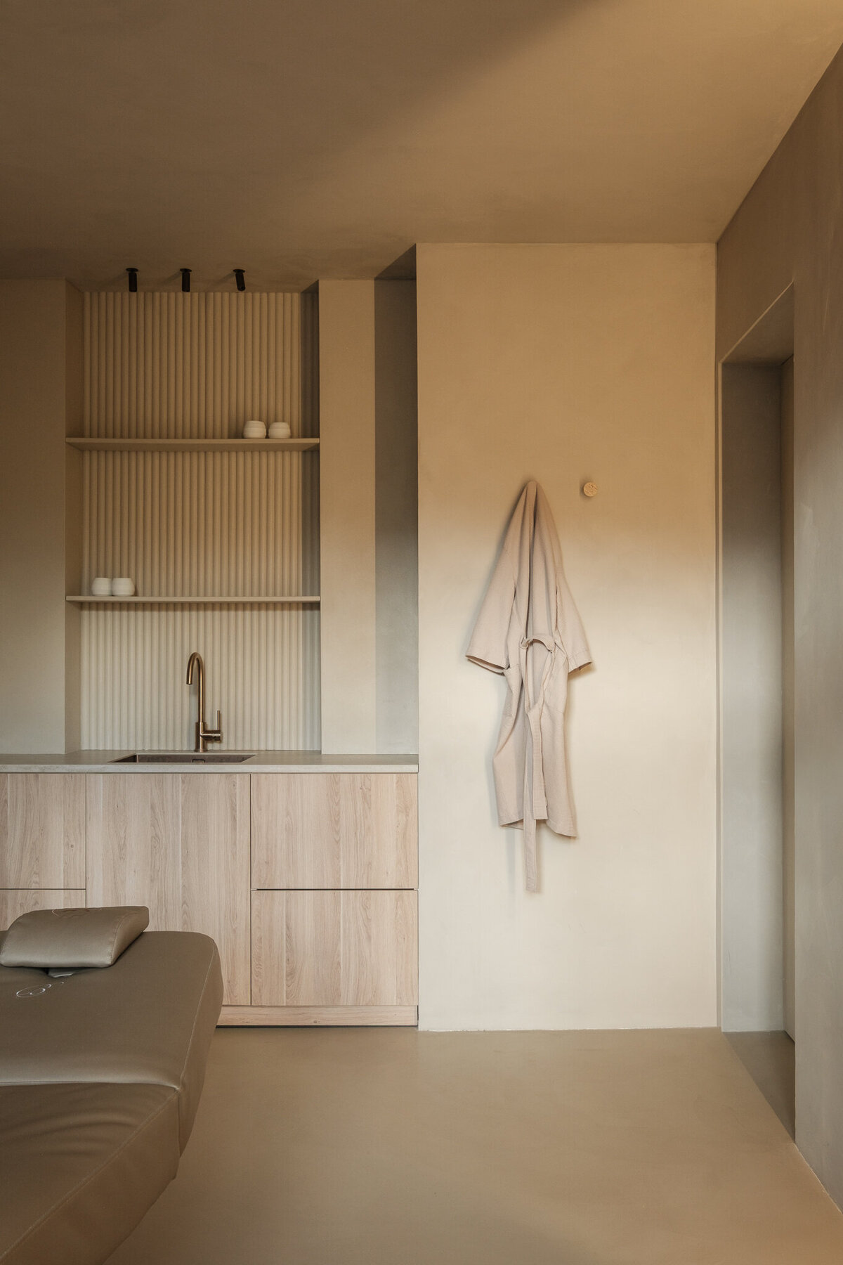Tom Bremer_Sanne Kurvers Interiors_All Skin Clinic_web-24