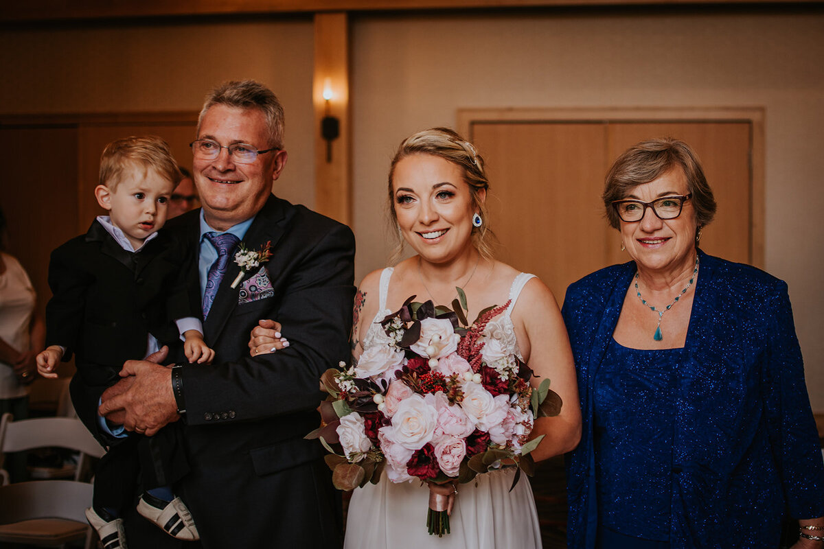 wedding ceremony photographer family