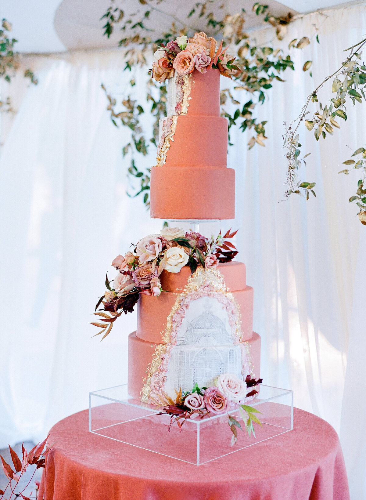 max-owens-design-jose-villa-wedding-41-cake