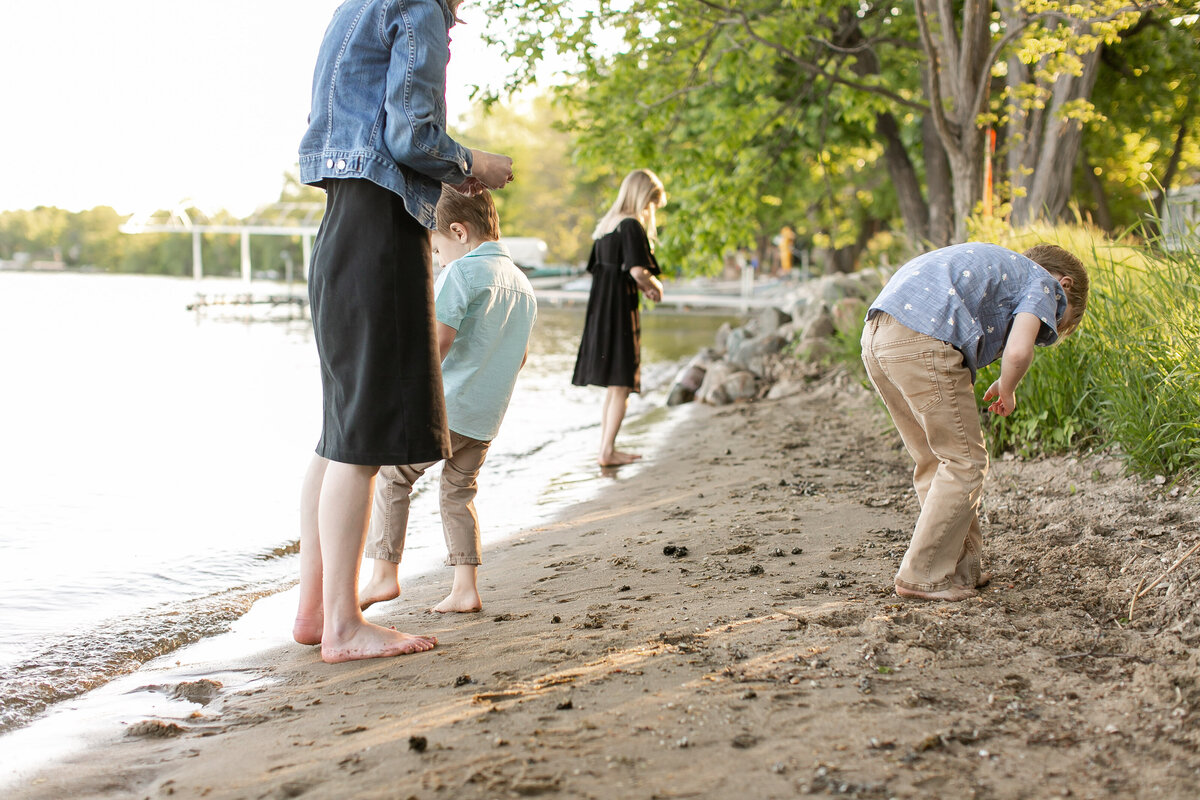 Abby-and-Brandon-Alexandria-MN-Family-Photography-Rambow-11