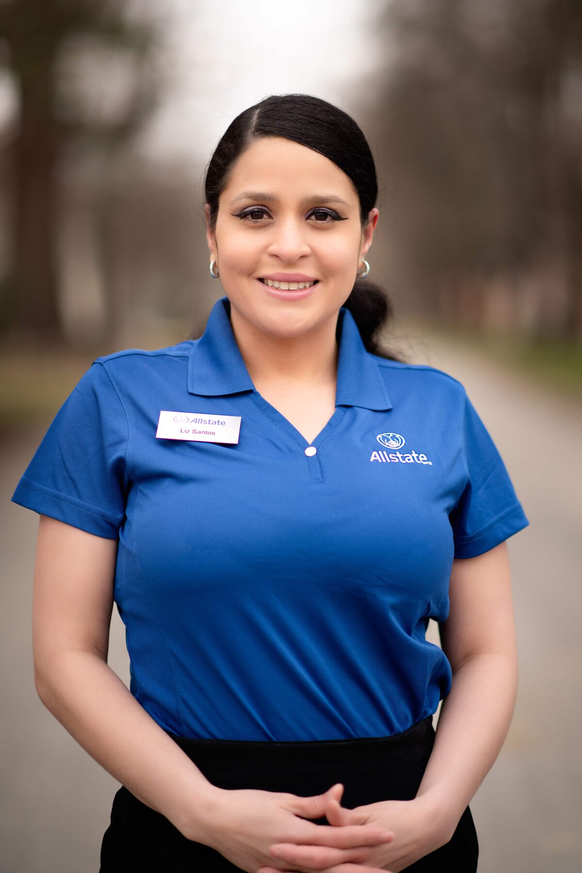 Outdoor professional headshot with natural light in Williamsburg VA – authentic and approachable branding photo