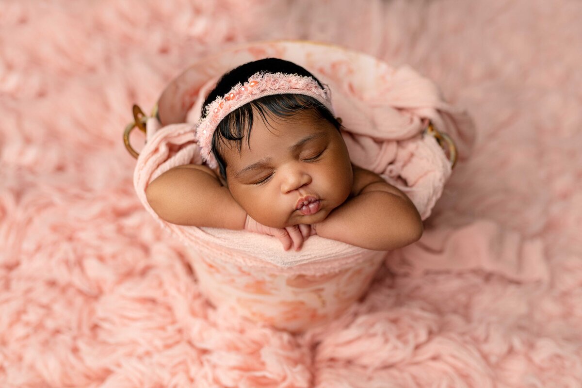 newborn_Sayre-Briele-Photography-LLC_Brittany-Bernadino-1