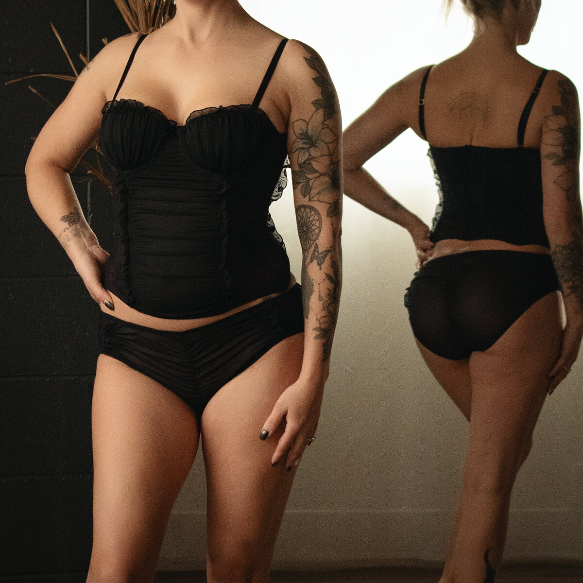 corsette for boudoir photoshoot