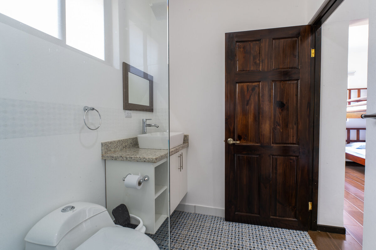Bathroom 3 (1)