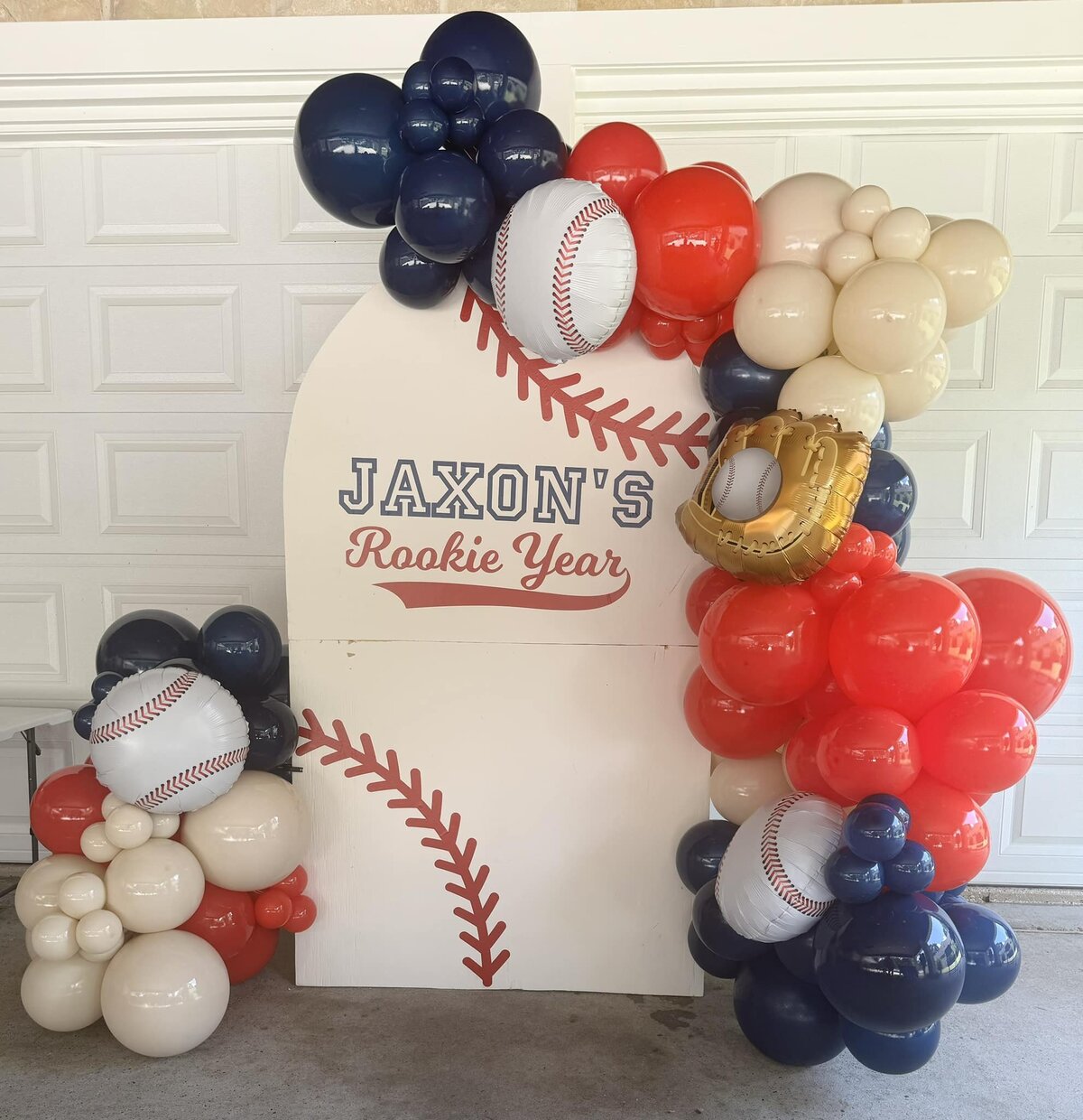 baseball birthday party Stand Out Balloons