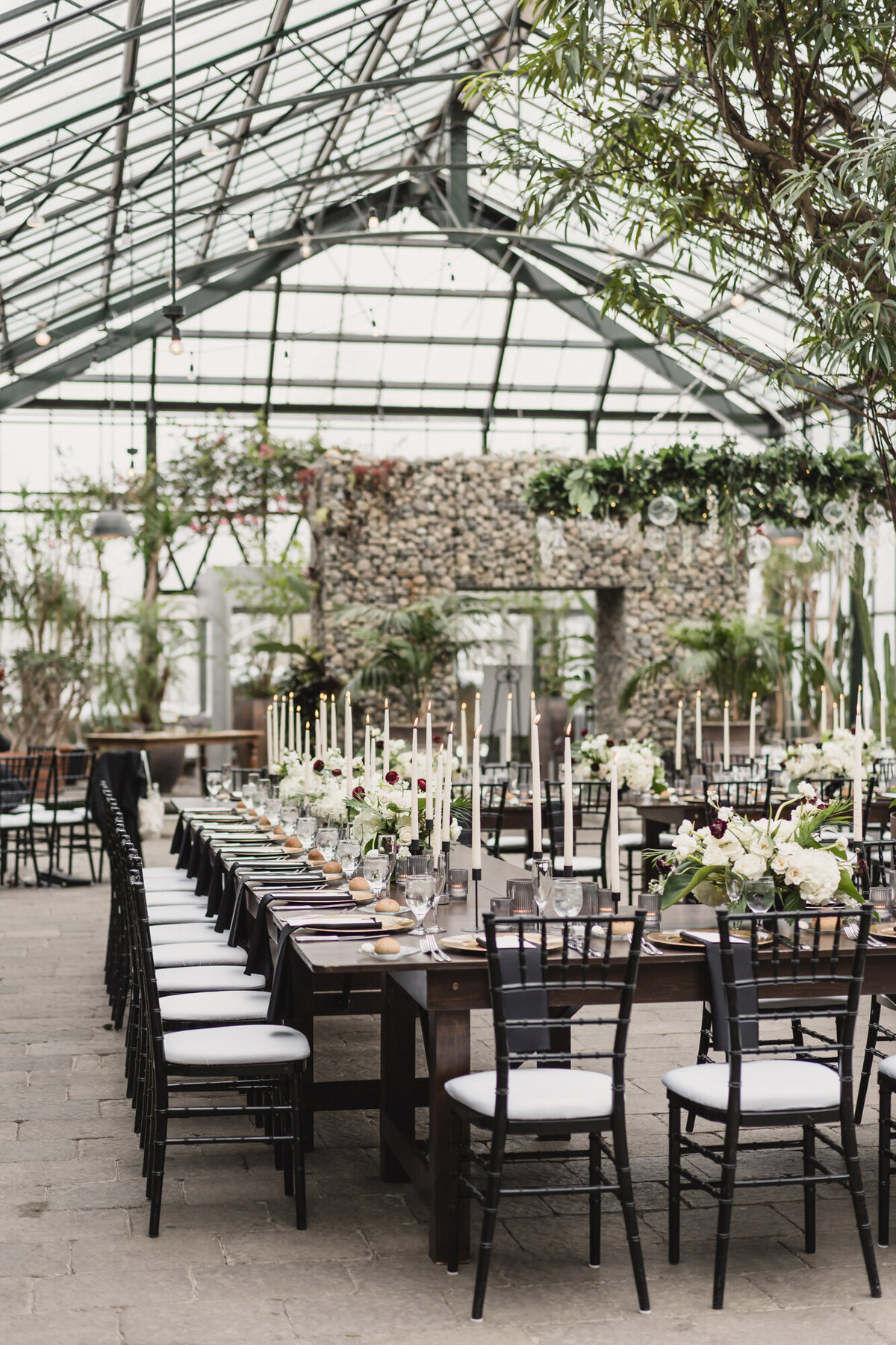 A MAGICAL WINTER PLANTERRA GARDEN WEDDING WITH A GREEN COLOR PALETTE IN WEST BLOOMFIELD, MICHIGAN PROVIDED BY KARI DAWSON PHOTOGRAPHY58