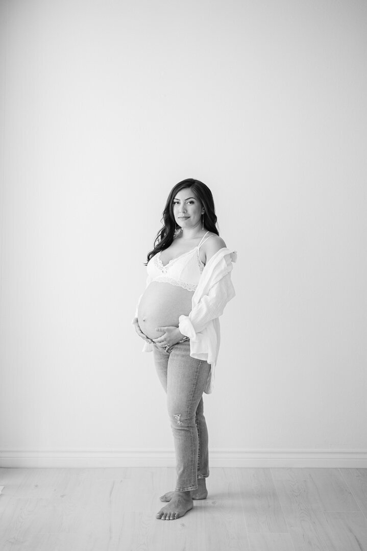 maternity photographers nwa-8693
