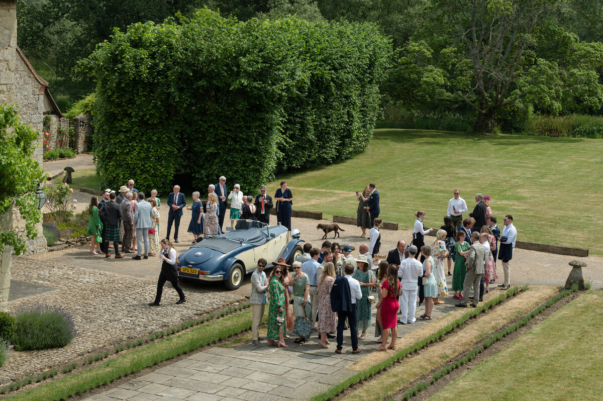 Notley-Abbey-wedding-photography-1053