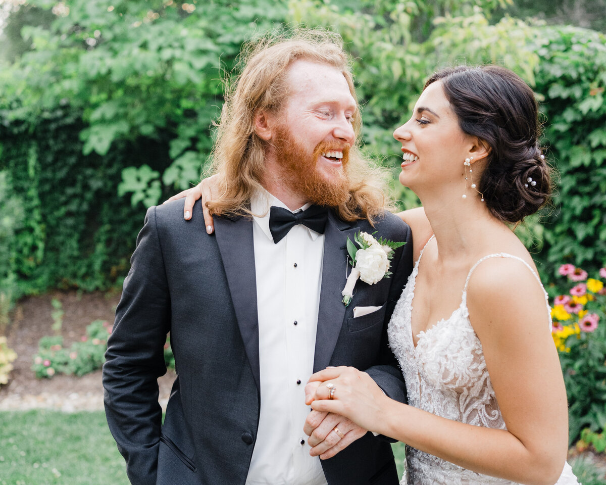 candid-couple-portrait-national-aviary